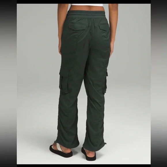 Dance Studio Relaxed Fit Mid Rise MR Cargo Pant Size M Legacy Green - Picture 2 of 5